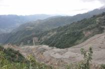 O grande desabamento na estrada entre Cobán e Uspantán, na Guatemala